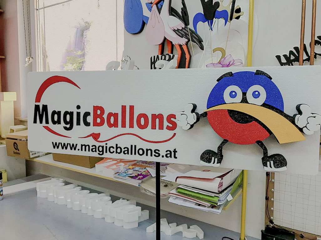 Poslovna tabla Magic Balloons s figuro iz stiroporja