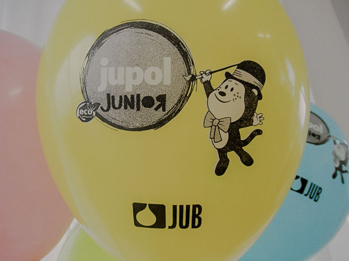 Večbarvni tisk JUB Junior na rumenem balonu